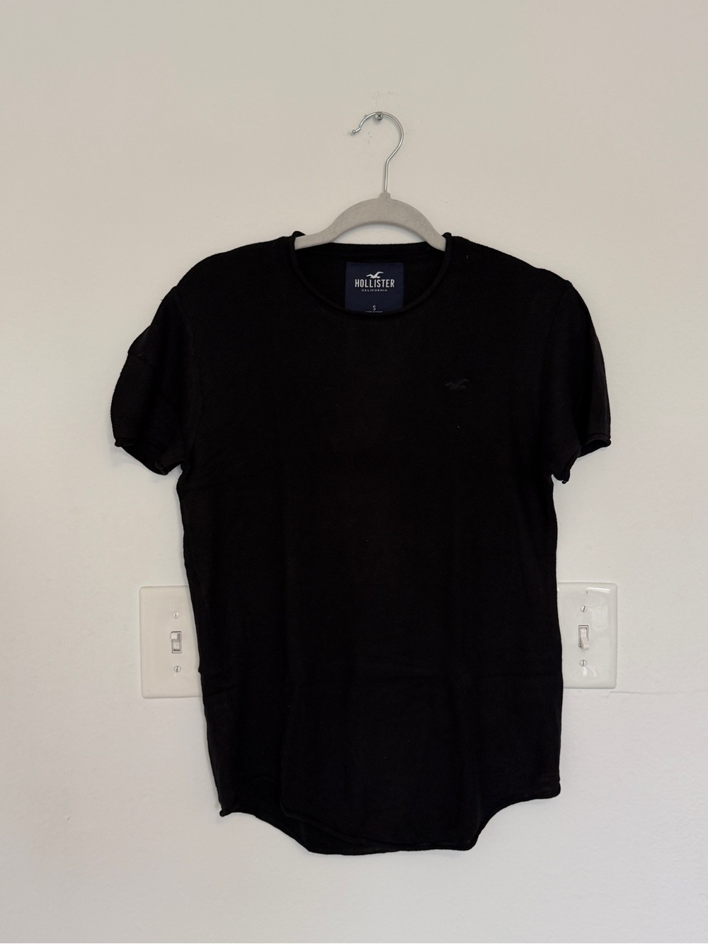 Hollister Men’s Black Short Sleeve Crew Tee